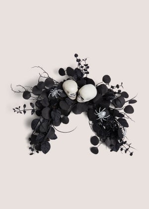 Black Halloween Skull Wreath